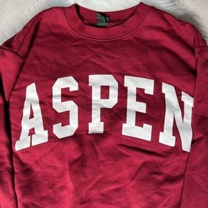 vintage crewneck! 🤩 Size XS but fits more like a Small! Excellent condition!